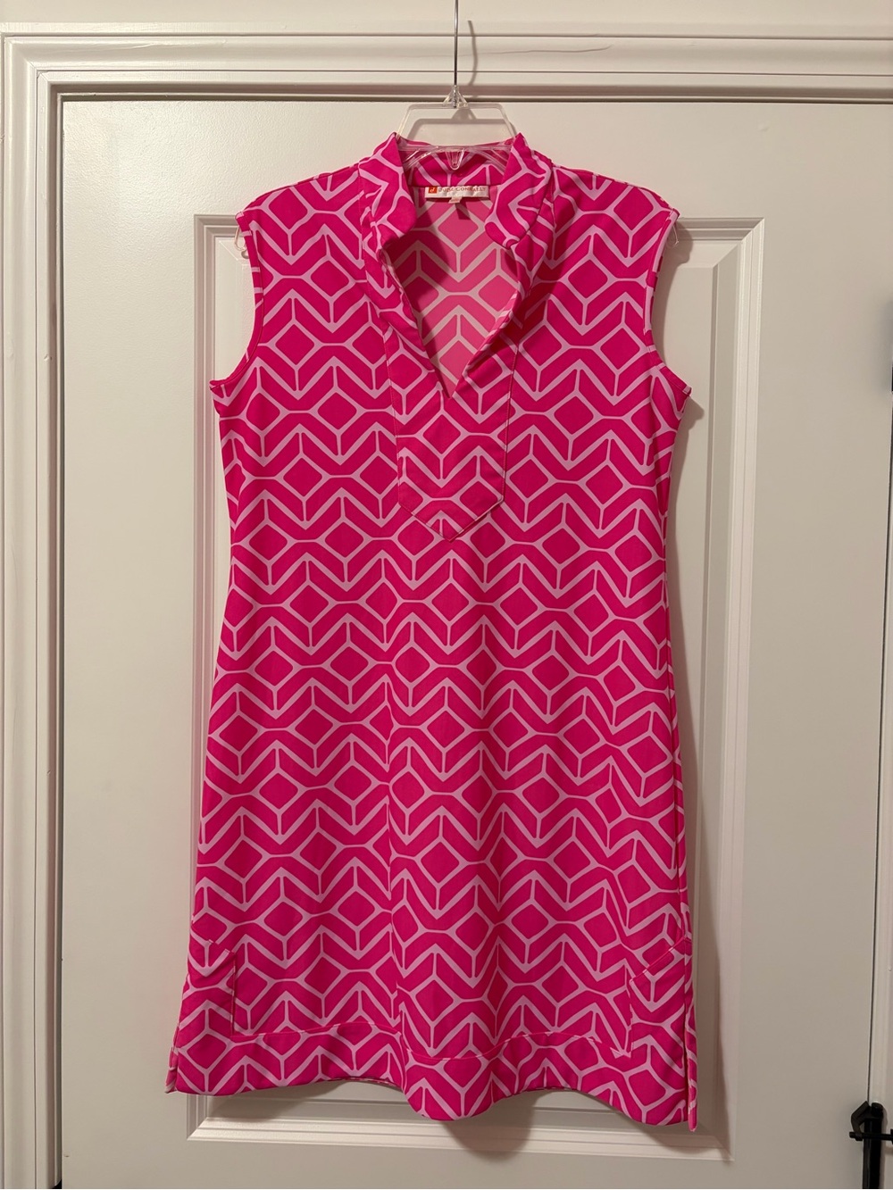 Jude Connally Pink Geometric Shift Dress Sleeveless Split V-Neck Size Medium - Picture 2 of 7